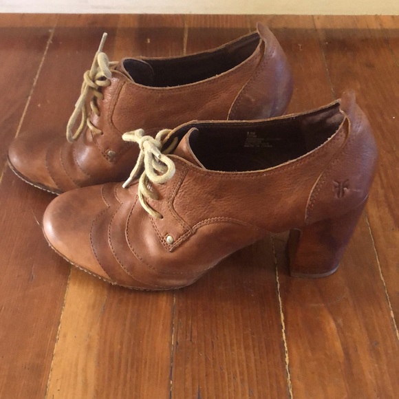 FRYE Adrienne Orford Pumps - Picture 4 of 9